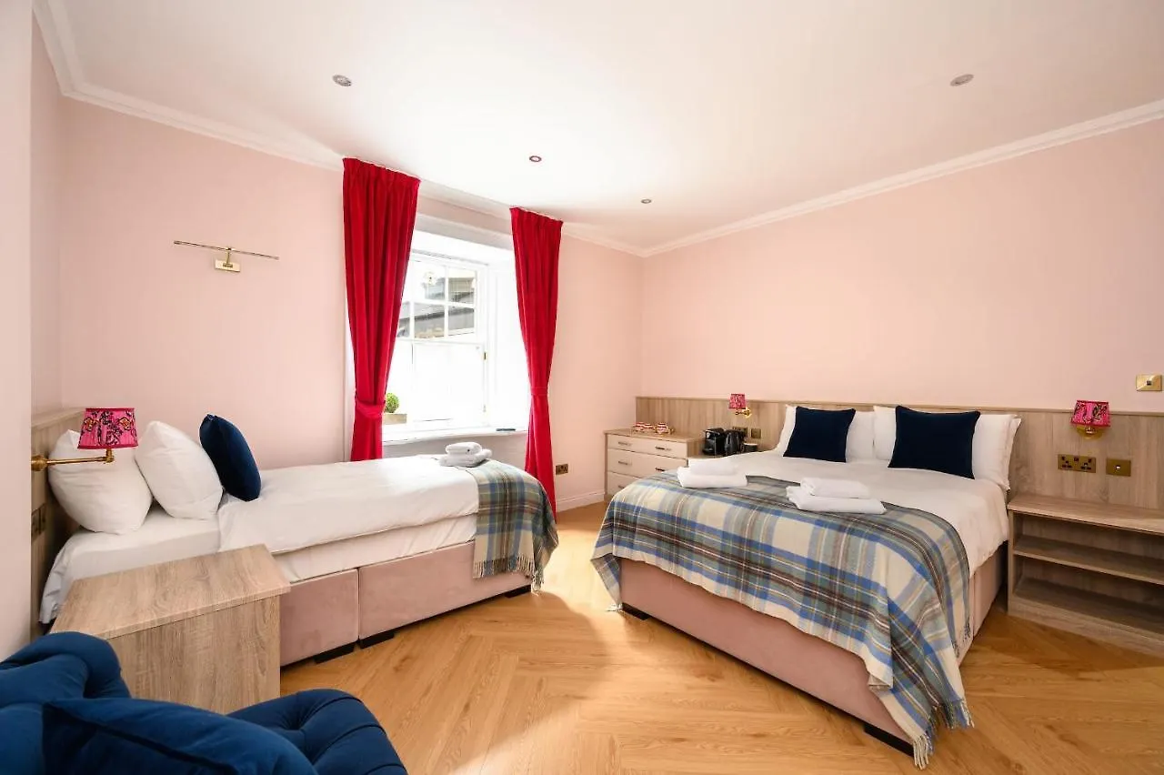 Quiet And Spacious Family Room Edinburgh Storbritannien