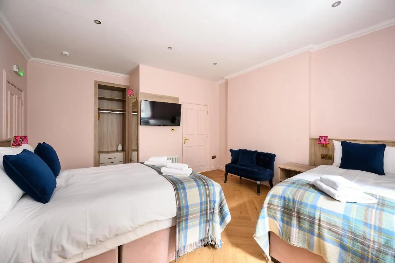 Quiet And Spacious Family Room Edinburgh Storbritannien