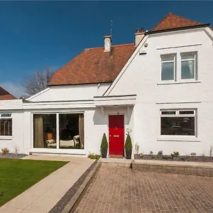  Guest house Hillhouse